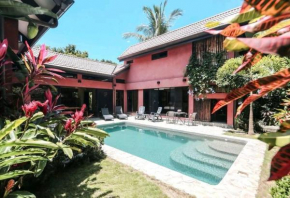 VIP La Lora Beach Villa best family home